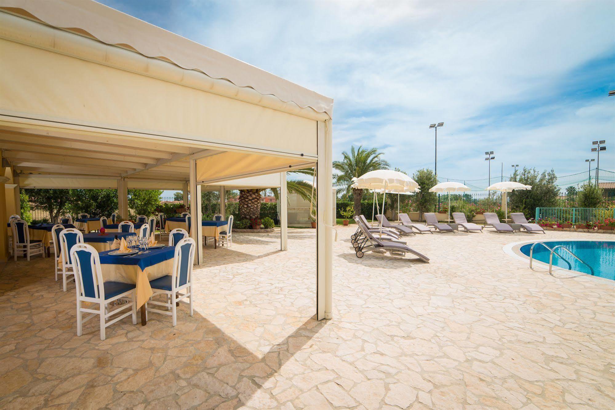 Hotel Ristorante Il Vascello Costa Rei Exteriör bild